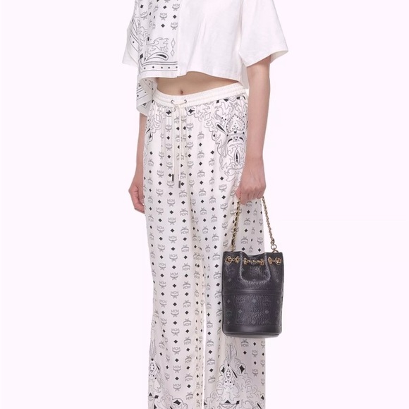 🔥NEW MCM Mini Visetos backpack with chain shoulder straps - Picture 3 of 8